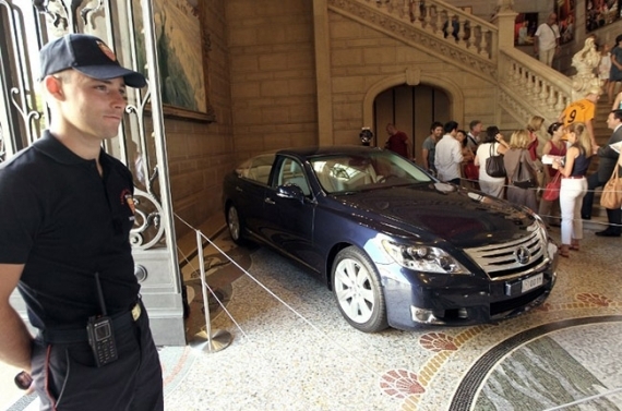 Князь Монако Альберт II &ndash; Lexus LS 600h L