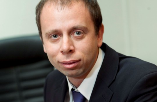 На партнерских началах
