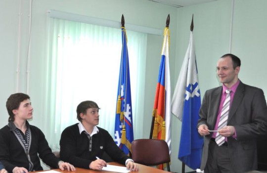 В поселке Правохеттинский назвали знатоков избирательного права