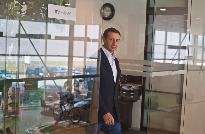 У нас работают люди, которые способны быть лояльными в жизни. Это не вопрос лояльности к марке или конкретному человеку, это мировоззренческая позиция. Нормальный человек не может плохо относиться к месту, где провел несколько лет.