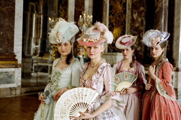 Marie-Antoinette-marie-antoinette-27267443-2560-1697