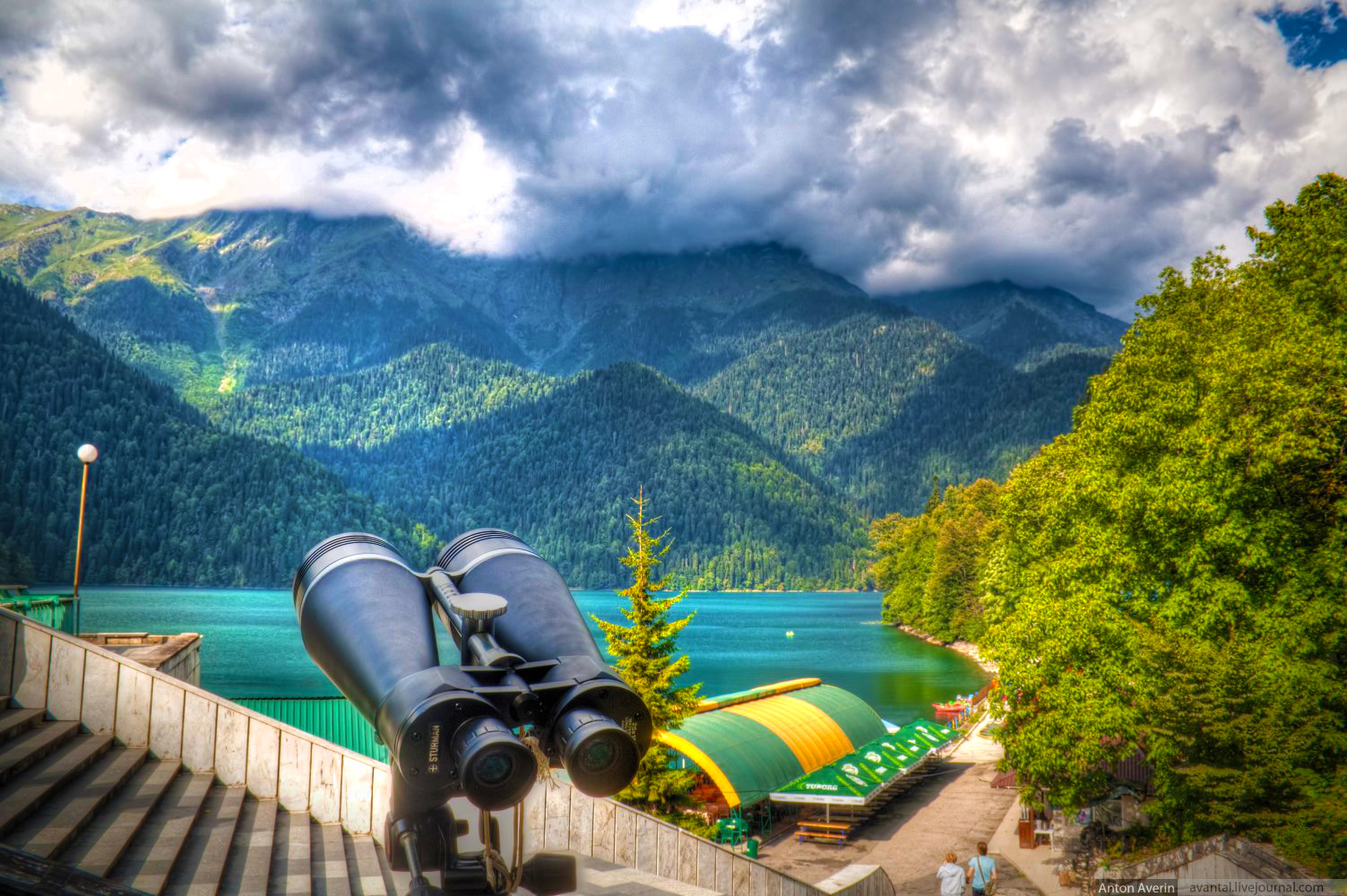 Ritsa_Lake_Viewpoint