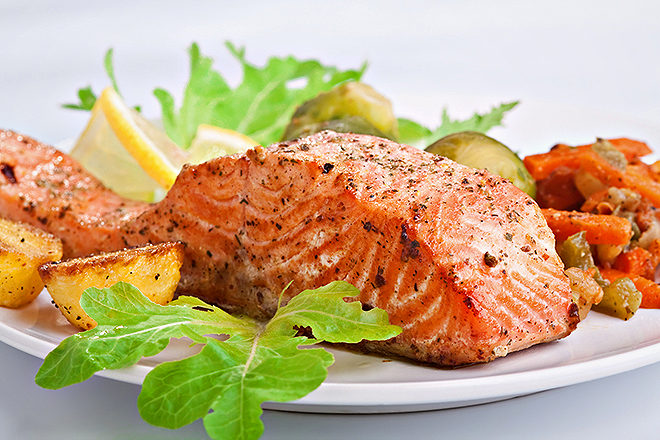healthy salmon with vegetables