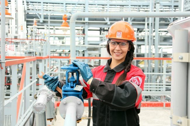 10 фактов о работниках нефтяной, газовой и топливной промышленности