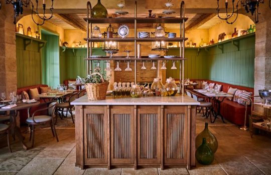 Новый гастрономический ресторан открылся в отеле la Bastide de Gordes во Франции