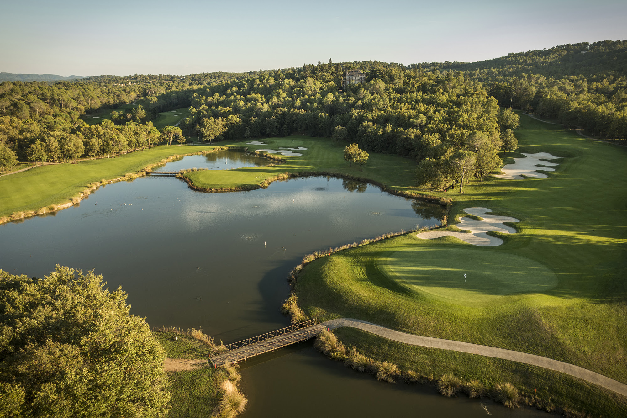 Французский Terre Blanche Hotel Spa Golf Resort занял 2 место в TOП 30 лучших курортов Европы